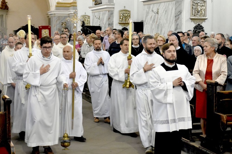 Odpust w sanktuarium Strażniczki Wiary Świętej w Bardzie Śląskim