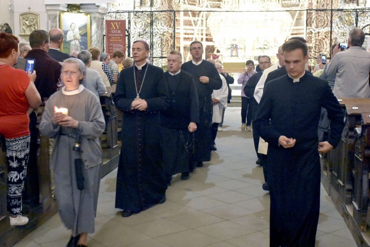 Odpust w sanktuarium Strażniczki Wiary Świętej w Bardzie Śląskim