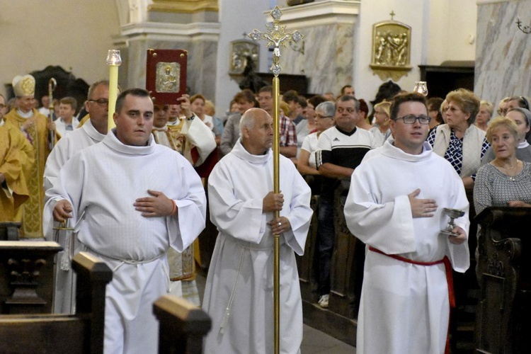 Odpust w sanktuarium Strażniczki Wiary Świętej w Bardzie Śląskim