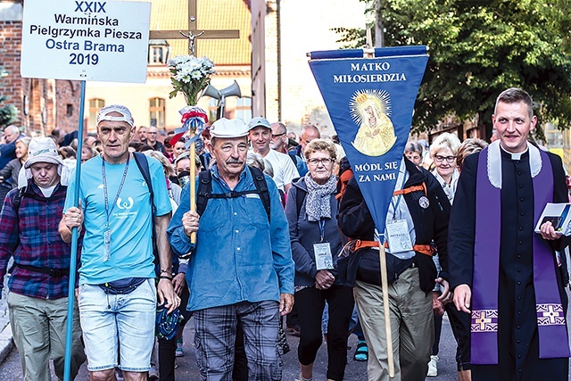 Pątnicy podczas drogi rozważają hasło: „W mocy Bożego Ducha”.