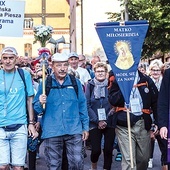 Pątnicy podczas drogi rozważają hasło: „W mocy Bożego Ducha”.