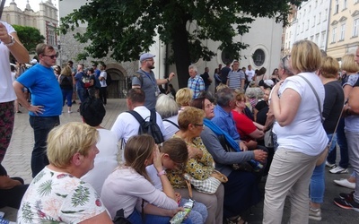 Chwila odpoczynku na Rynku Głównym w Krakowie.