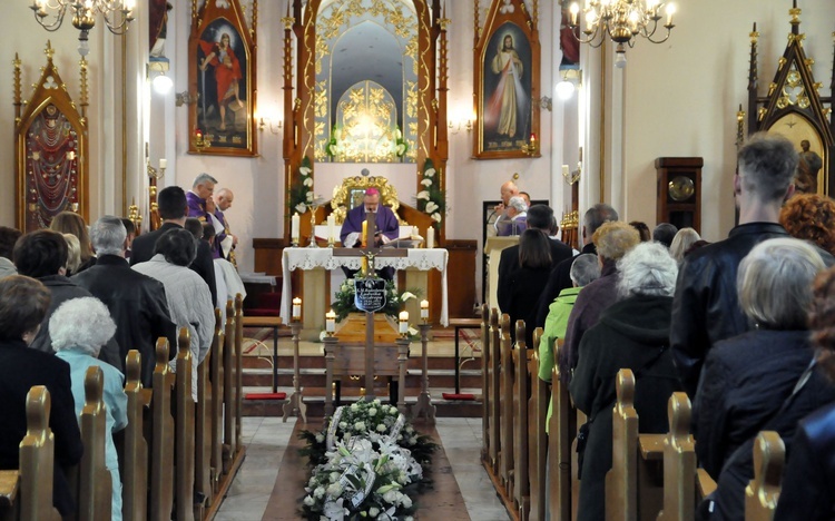 Miłość to nieśmiertelność. Pogrzeb klaryski z klasztoru w Słupsku