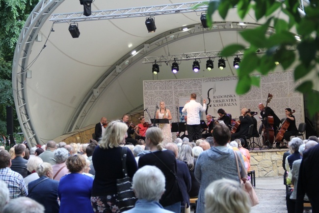 ROK w muszli koncertowej