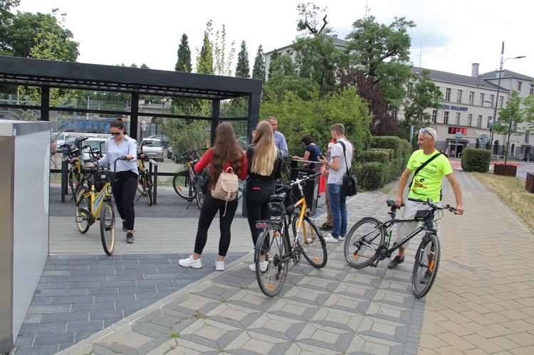 Rybnik. Prezentacja rowerowych centrów przesiadkowych