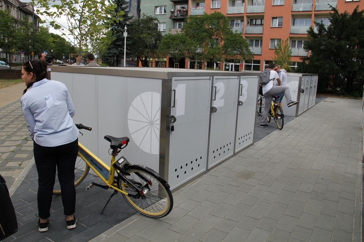 Rybnik. Prezentacja rowerowych centrów przesiadkowych