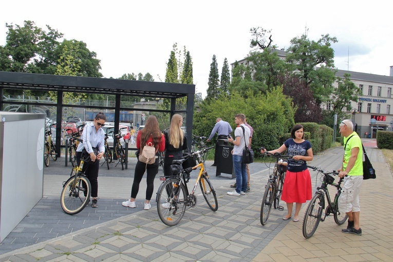 Rybnik. Prezentacja rowerowych centrów przesiadkowych