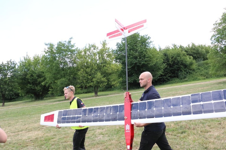 Pierwszy lot elektroszybowca solarnego "Franek"