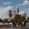 Watykan apeluje o ochronę katedry Notre Dame