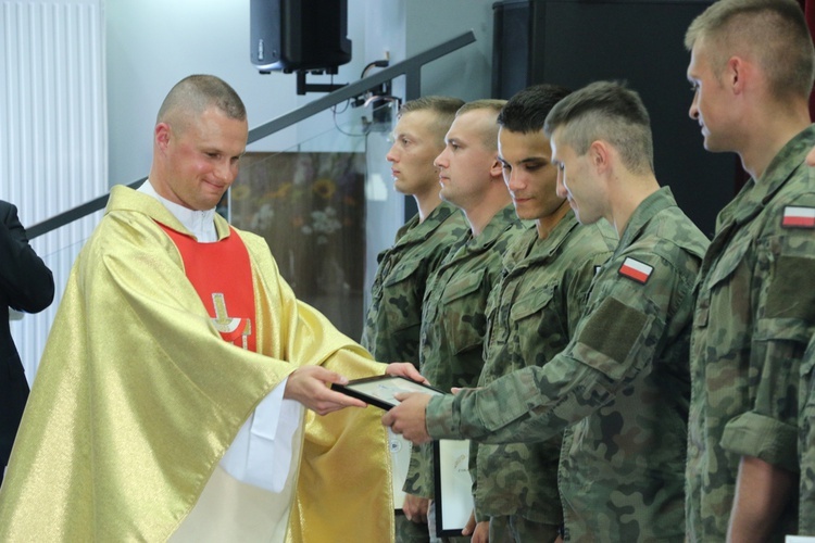 Msza święta w przeddzień promocji oficerskiej na Akademii Wojsk Lądowych