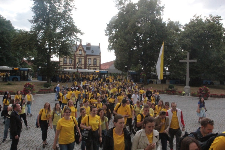 Stypendyści u św. Jadwigi Śląskiej w Legnickim Polu