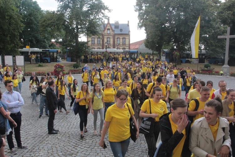 Stypendyści u św. Jadwigi Śląskiej w Legnickim Polu