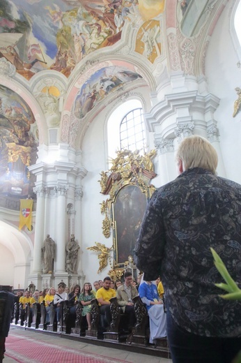 Stypendyści u św. Jadwigi Śląskiej w Legnickim Polu