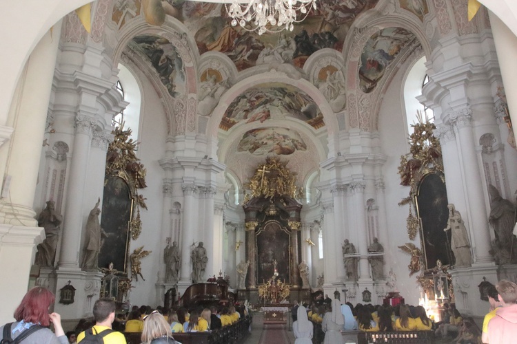 Stypendyści u św. Jadwigi Śląskiej w Legnickim Polu