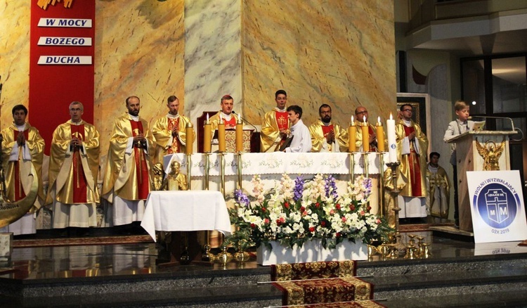 Bp Roman Pindel przewodniczył Mszy św. podczas Dnia Wspólnoty wakacynych oaz I turnusu.