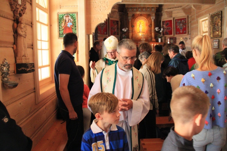 Poświęcenie tablicy ks. Krzysztofa Grzywocza w sanktuarium Królowej Tatr