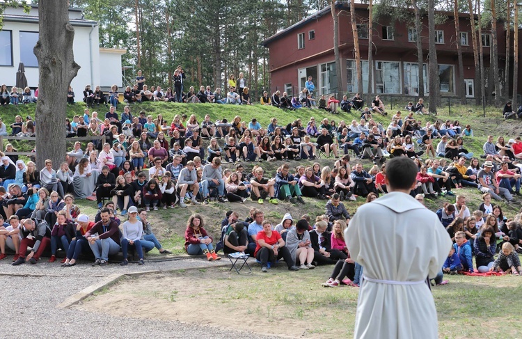 Festiwal Życia w Kokotku. Wielki ogień nad lasem.