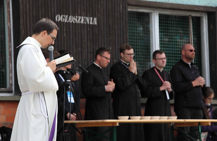 Festiwal Życia w Kokotku. Wielki ogień nad lasem.