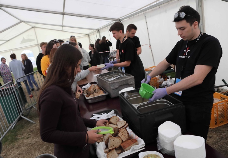 Festiwal Życia w Kokotku. Wielki ogień nad lasem.