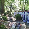 Święto zakończyła wspólna modlitwa przy grobie pierwszego proboszcza – ks. Krucza.