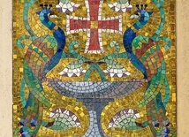 Mozaika w kościele św. Jacka w Bytomiu-Rozbarku (dekoracja ołtarza przedsoborowego, 1911 r.). 