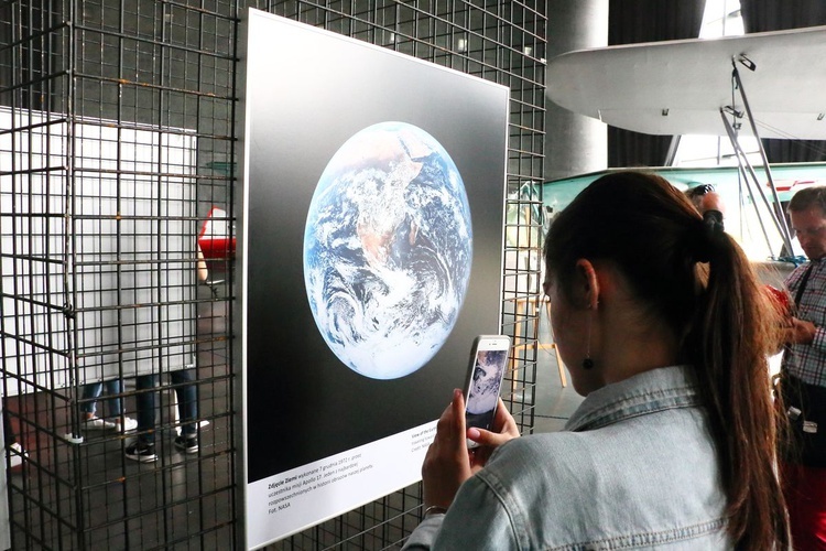 Loty na Księżyc na fotografiach NASA