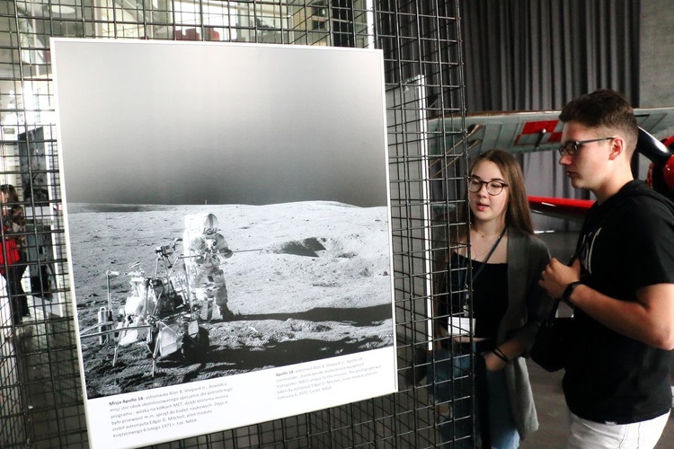 Loty na Księżyc na fotografiach NASA