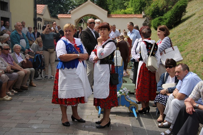 Uroczystość Matki Bożej Szkaplerznej w klasztorze karmelitańskim w Czernej