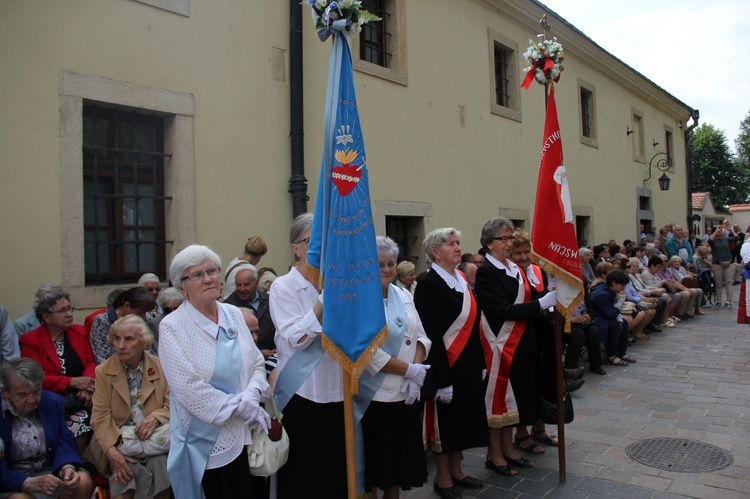 Uroczystość Matki Bożej Szkaplerznej w klasztorze karmelitańskim w Czernej