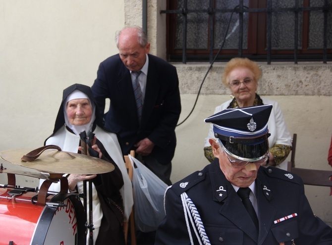 Uroczystość Matki Bożej Szkaplerznej w klasztorze karmelitańskim w Czernej