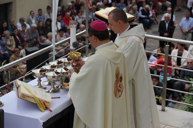 Uroczystość Matki Bożej Szkaplerznej w klasztorze karmelitańskim w Czernej