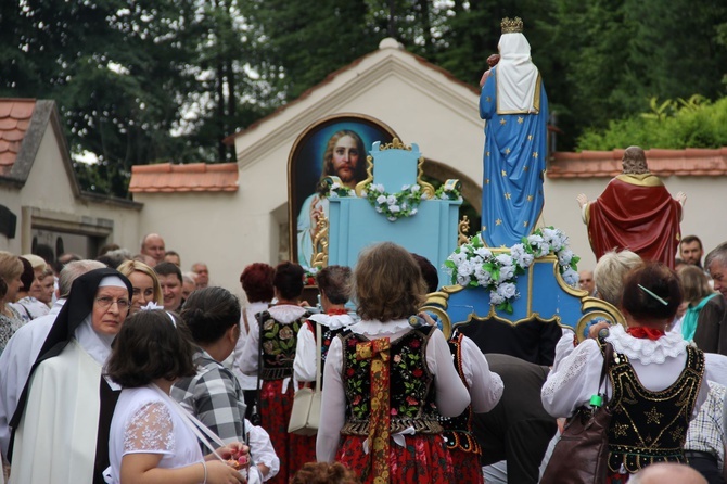 Uroczystość Matki Bożej Szkaplerznej w klasztorze karmelitańskim w Czernej