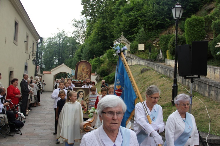 Uroczystość Matki Bożej Szkaplerznej w klasztorze karmelitańskim w Czernej