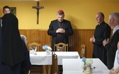 Bp Roman Pindel z chorymi w Polance Górnej - 2019