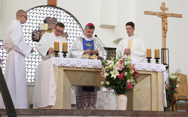 Z Matką Bożą Szkaplerzną u sióstr karmelitanek w Oświęcimiu