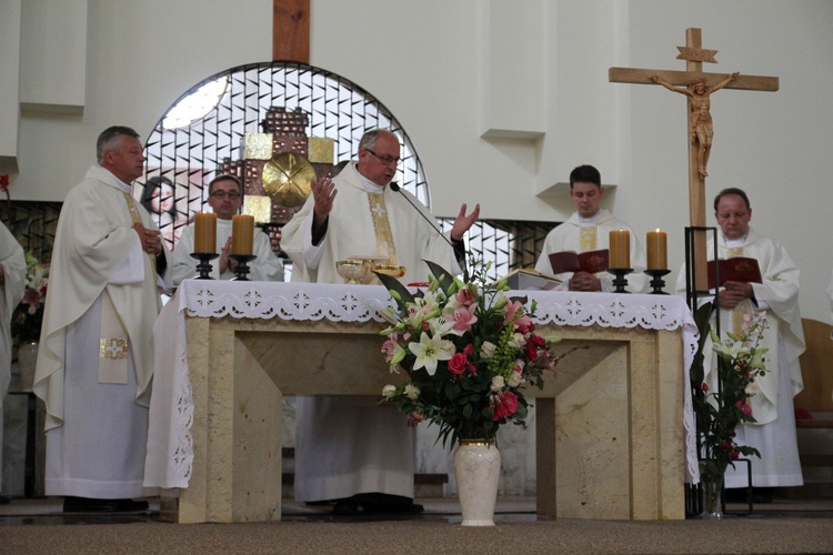 Z Matką Bożą Szkaplerzną u sióstr karmelitanek w Oświęcimiu