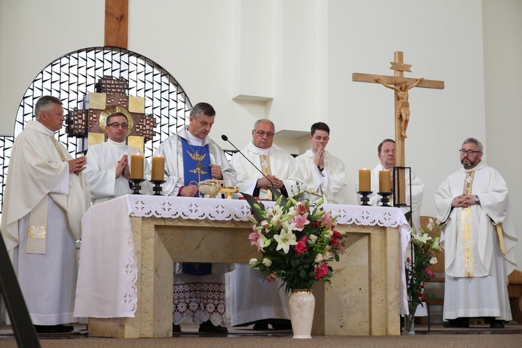 Z Matką Bożą Szkaplerzną u sióstr karmelitanek w Oświęcimiu