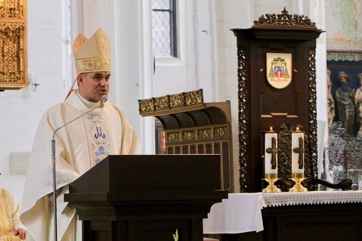 – Modlę się o Bożą pomoc dla Was, dla Waszej pracy, abyście mogli być autentycznymi twórcami zgody i sprawiedliwości – mówił bp Zbigniew Zieliński do funkcjonariuszy policji.