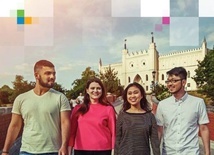 Lubelska uczelnia zachęca młodych do studiowania i udziału w licznych konkursach.