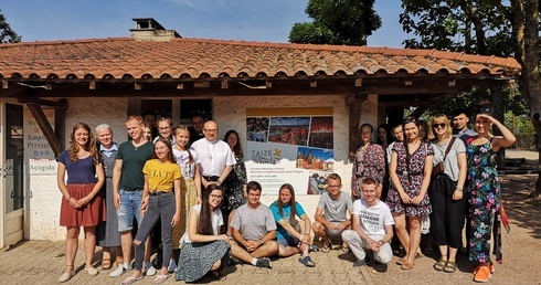 Bp Jacek Kiciński w Taizé: Bóg jest gościnny, naśladujmy Go