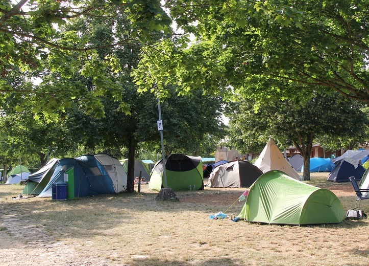 W Taizé - modlitwa, praca, spotkania