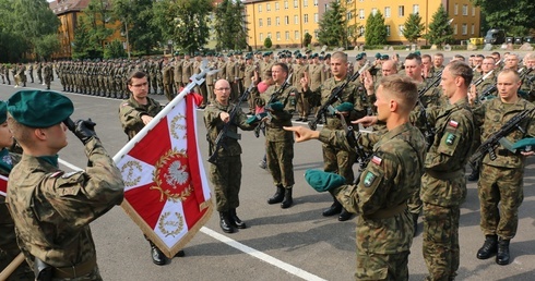 Wojsko Polskie ma nowych żołnierzy. Księża złożyli przysięgę wojskową