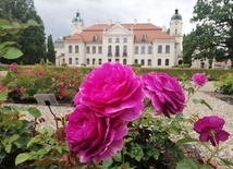 Pałac w Kozłówce czeka na  gości.
