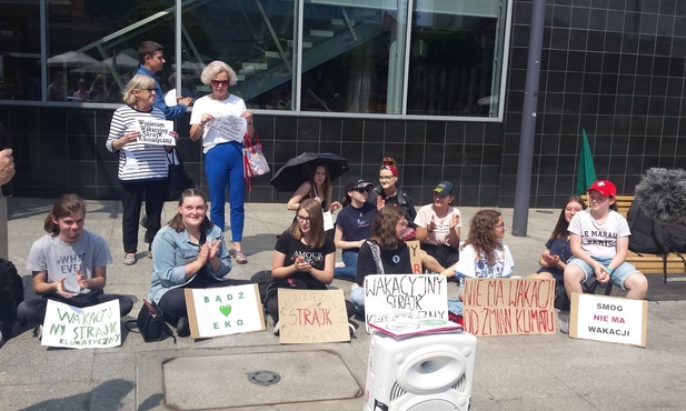 Katowice: strajk klimatyczny śląskiej młodzieży