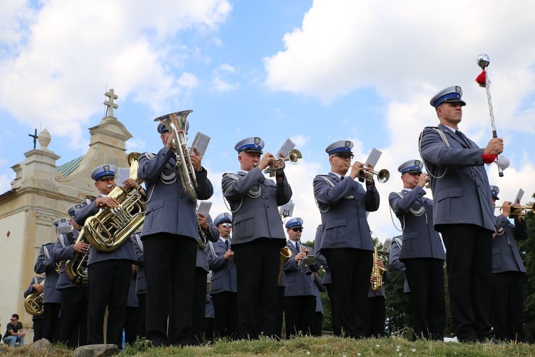 Wojeówdzkie Święto Policji na Świętym Krzyżu