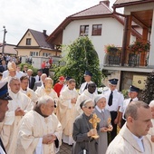 Procesja z relikwiami św. Szymona oraz św. Urszuli i bł. Teresy Ledóchowskich.