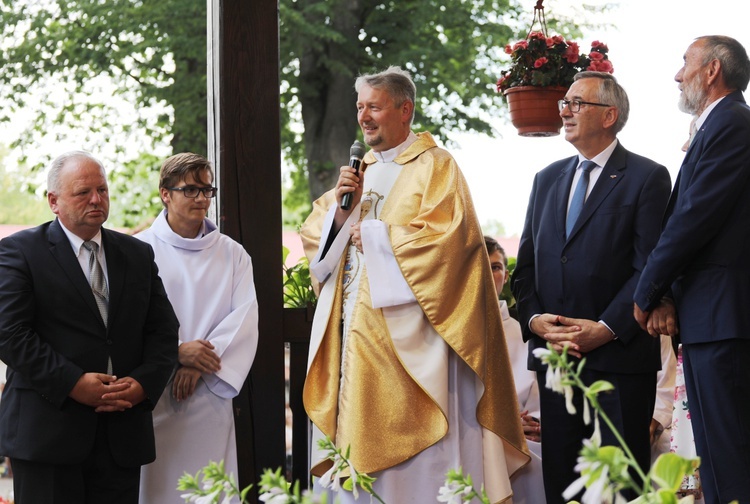 Prowincjał o. Marian Gołąb OFMConv podziękował za dar dla misjonarzy delegacji z wiceministrem Stanisławem Szwedem na czele oraz organizatorowi zbiórki - Andrzejowi Staszkowi 