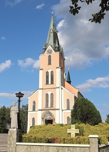 ▲	Kościół konsekrowano w 1904 r.