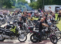 ▲	Obecność motocyklistów i ich maszyn była główną atrakcją imprezy.