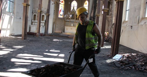 Ruszyły prace porządkowe w kościele w Lutolu Suchym